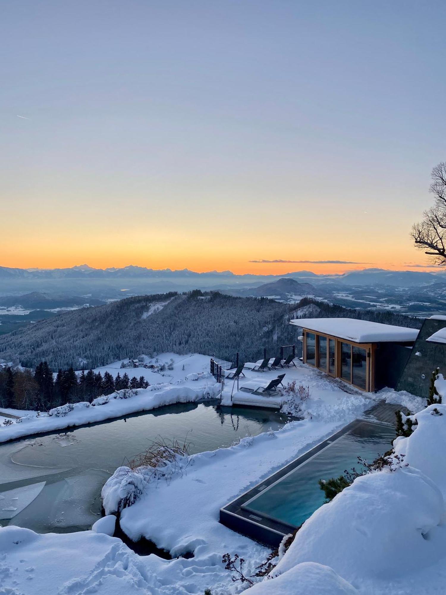 Gipfelhaus Magdalensberg Hotel Sankt Veit an der Glan Bagian luar foto